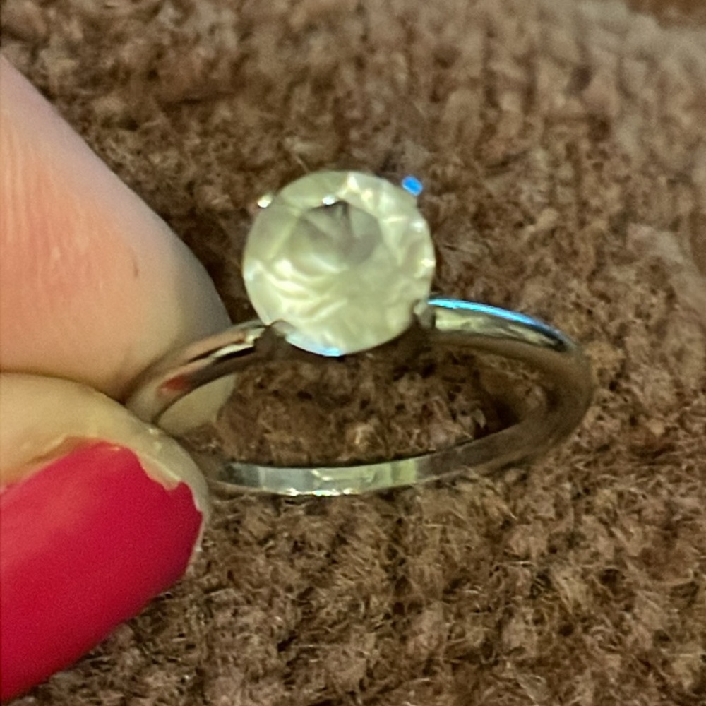 Ring - Picture 4 of 4